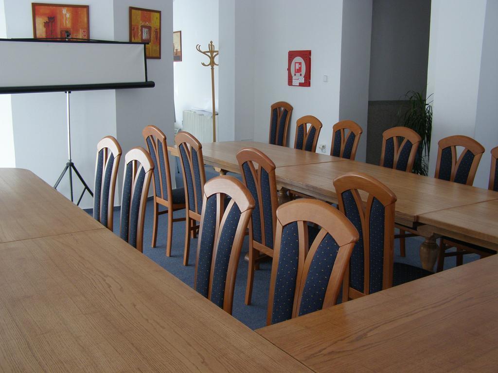 崴昂酒店 Zlaté Moravce 外观 照片